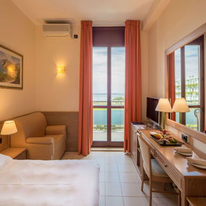 Hotel Unahotels Naxos Beach Sicilia cazare Giardini-Naxos