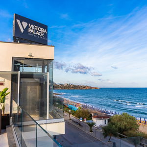 Hotel Victoria Palace cazare Cefalu