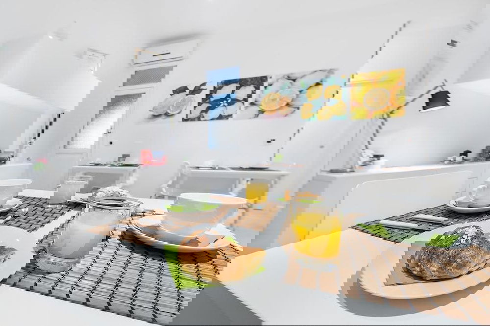 Hotel Room & Breakfast Zero