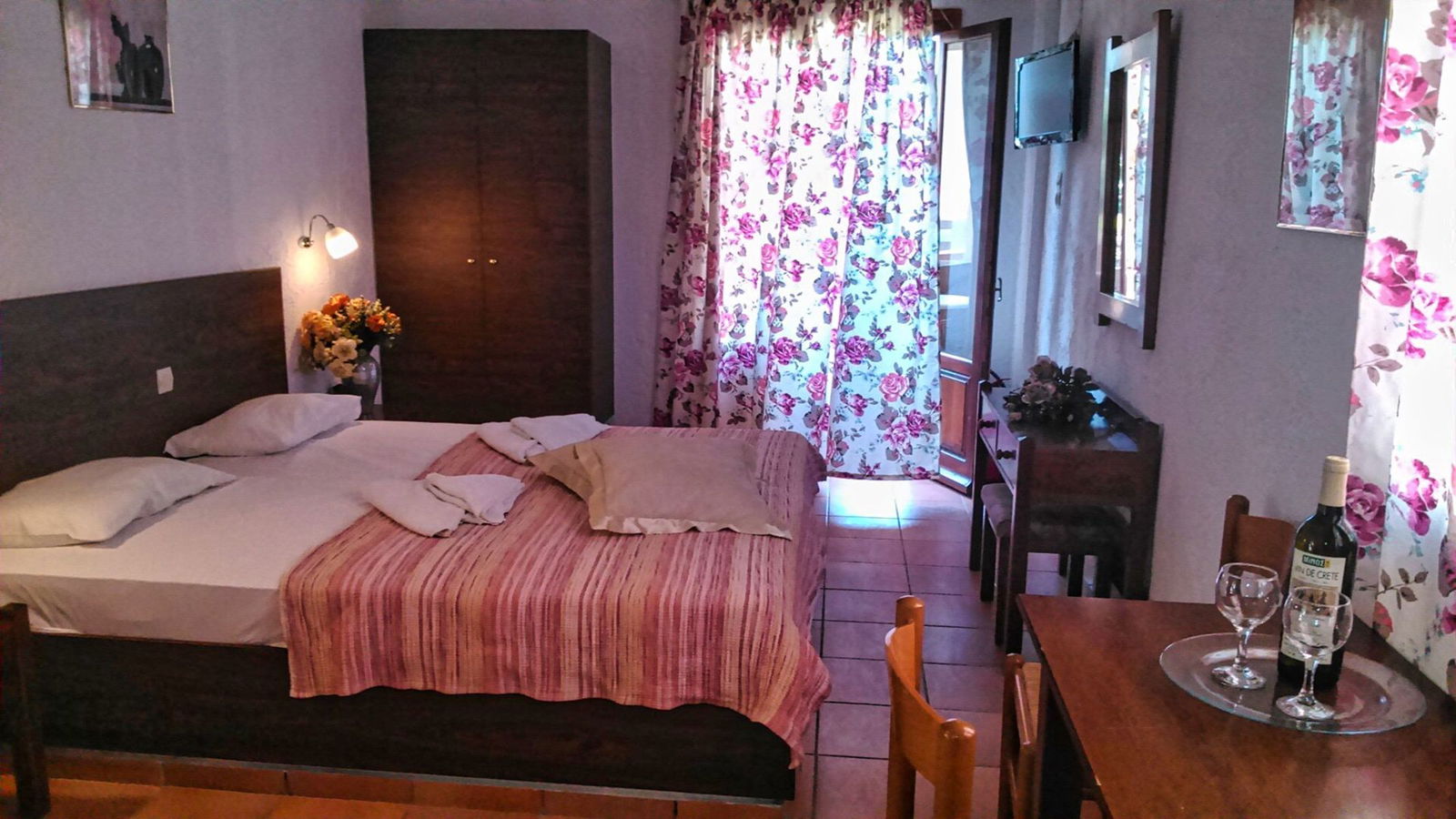 Hotel Fotoula Studios