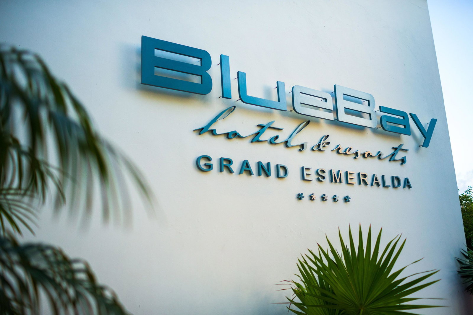 Hotel Bluebay Grand Esmeralda