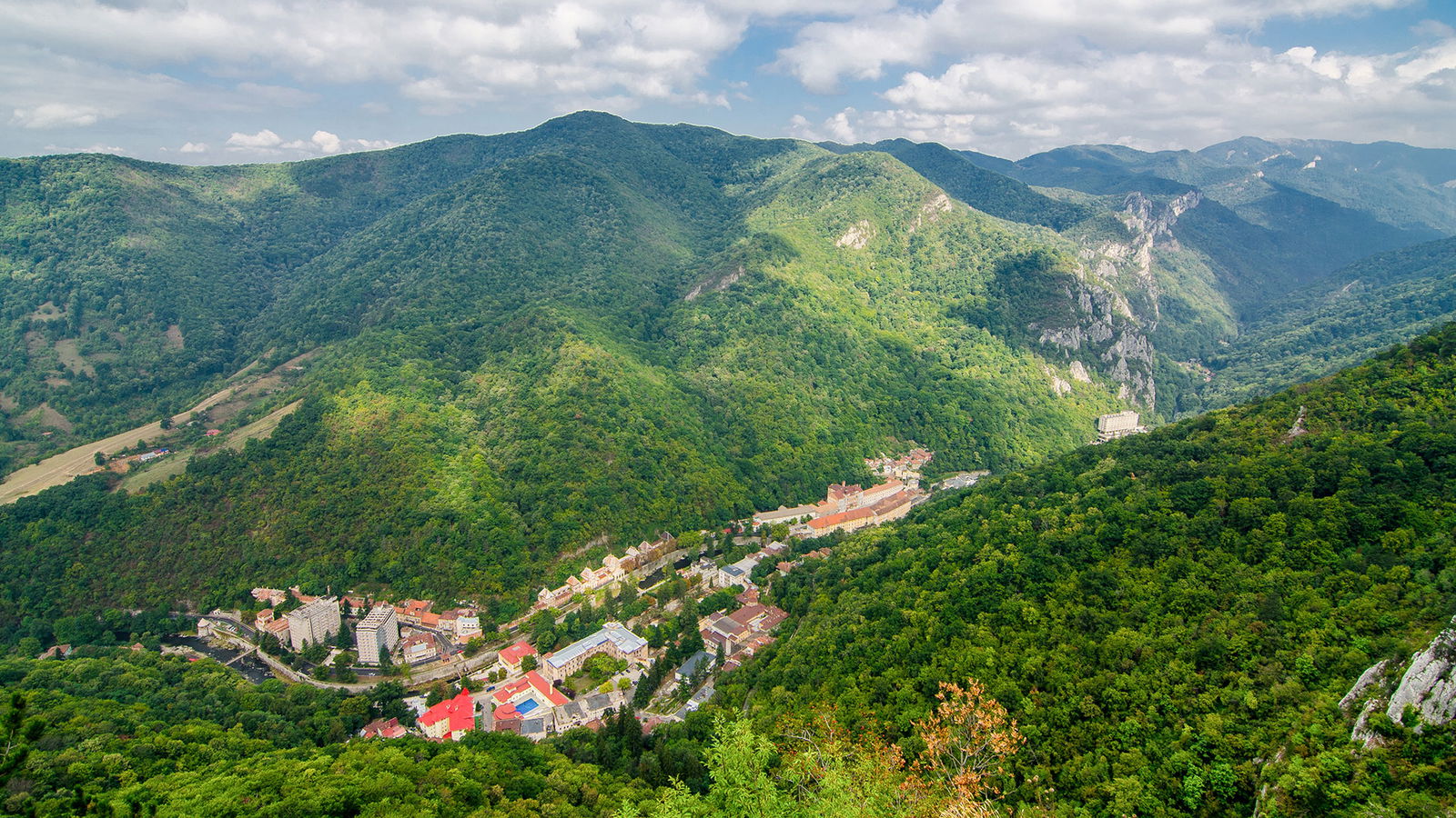 Calatorii in Baile Herculane - Cazare, Sejururi, Circuite